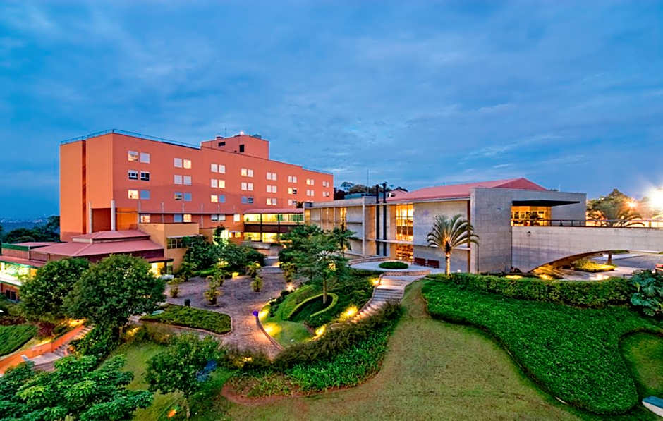 Almenat Embu das Artes Sao Paulo, Tapestry Collect