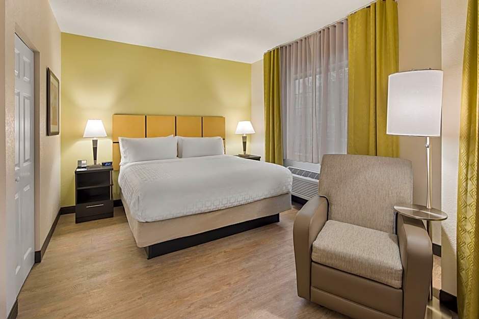 Candlewood Suites Charlotte - Arrowood By IHG