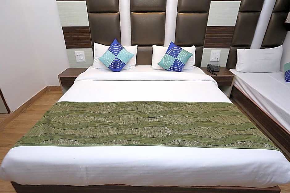 Hotel Rajshree – Agra, NC