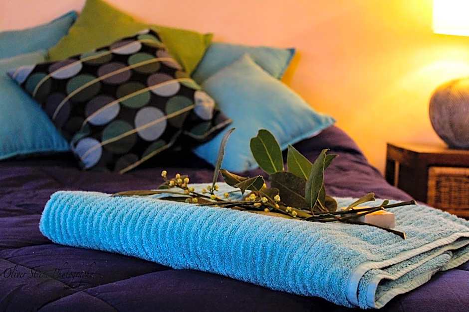 Tomah Retreat - Studio BREATHE with fireplace