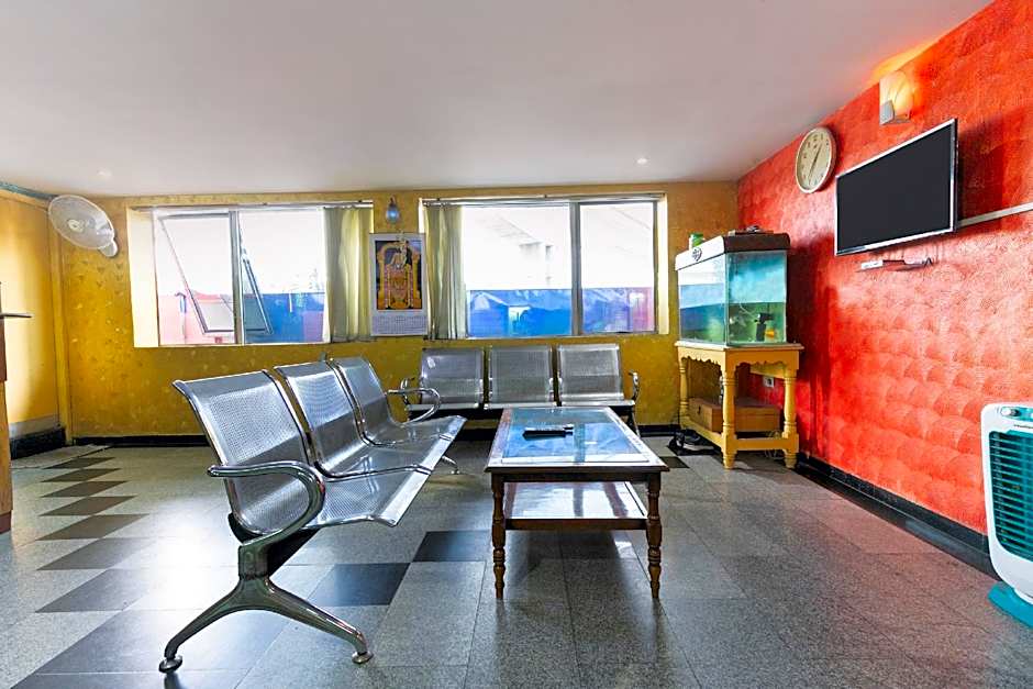 Madurai Velnachiyar Guest House by OYO Rooms – Chennai, IL