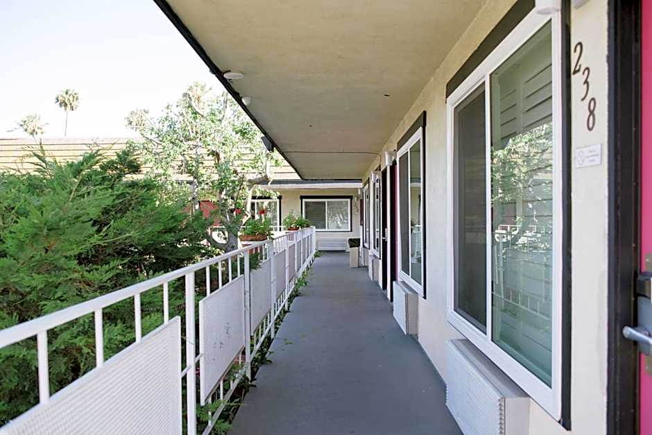 Alamo Inn and Suites - Convention Center