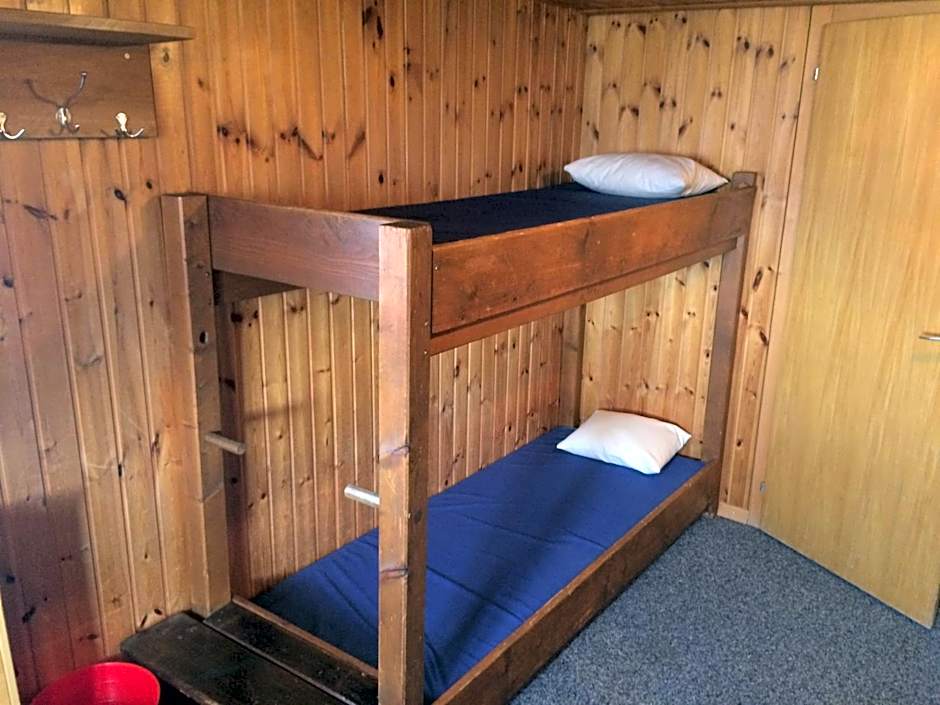 Gruppenhaus im Walliser Alpstyle