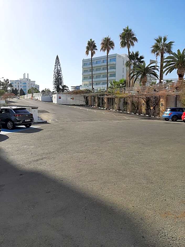 Vrissaki Beach Hotel