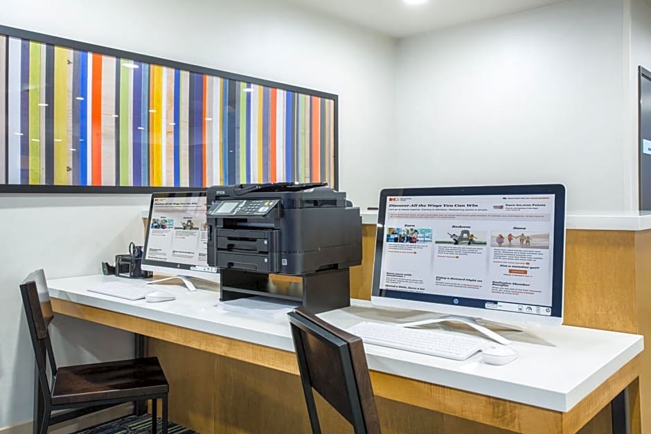 Holiday Inn Express & Suites Rapid City - Rushmore South By IHG