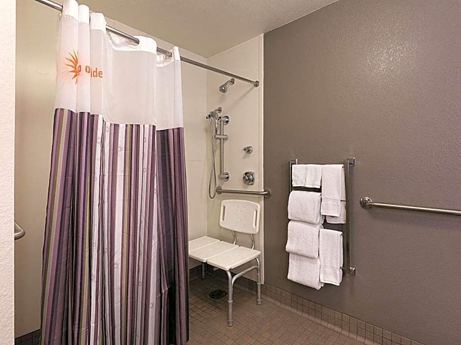 La Quinta Inn & Suites by Wyndham Atlanta Alpharetta