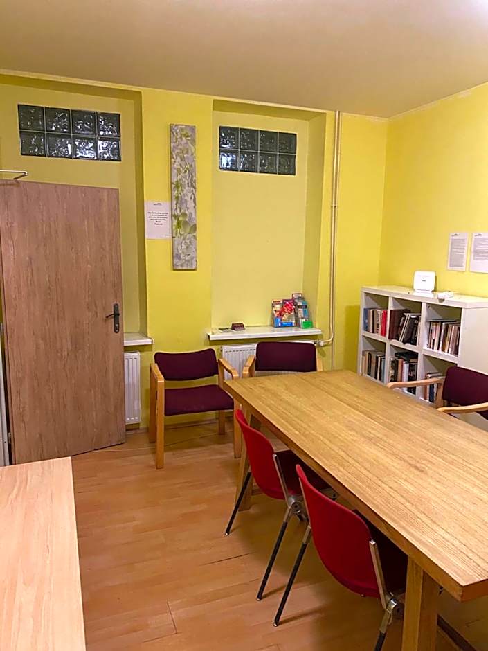 Easy Housing