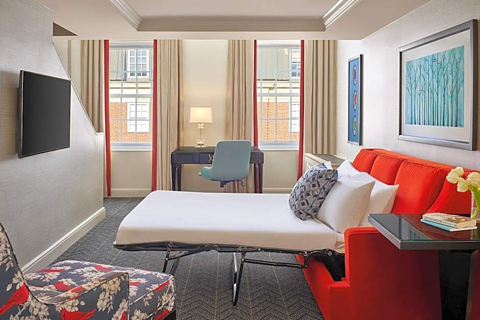 The Alexandrian Old Town Alexandria, Autograph Collection