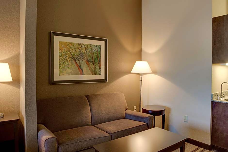 Holiday Inn Express & Suites Nevada By IHG