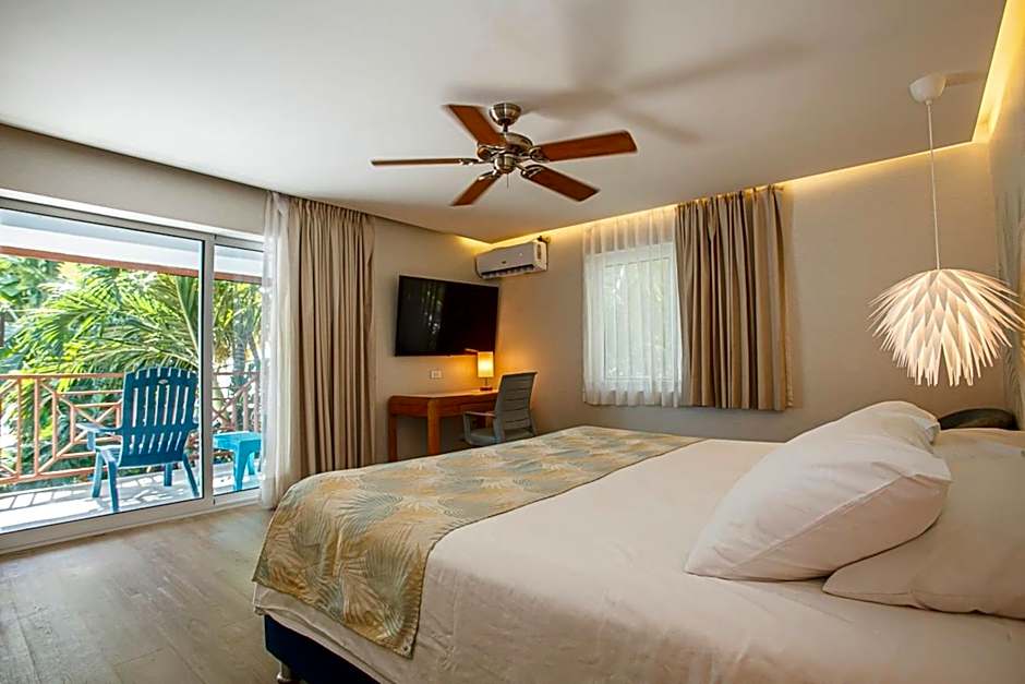 Hotel Cocoplum Beach