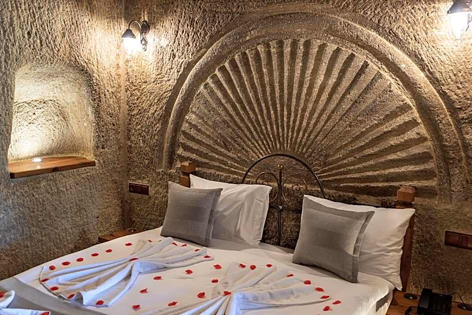 Sarnich Cave Suites