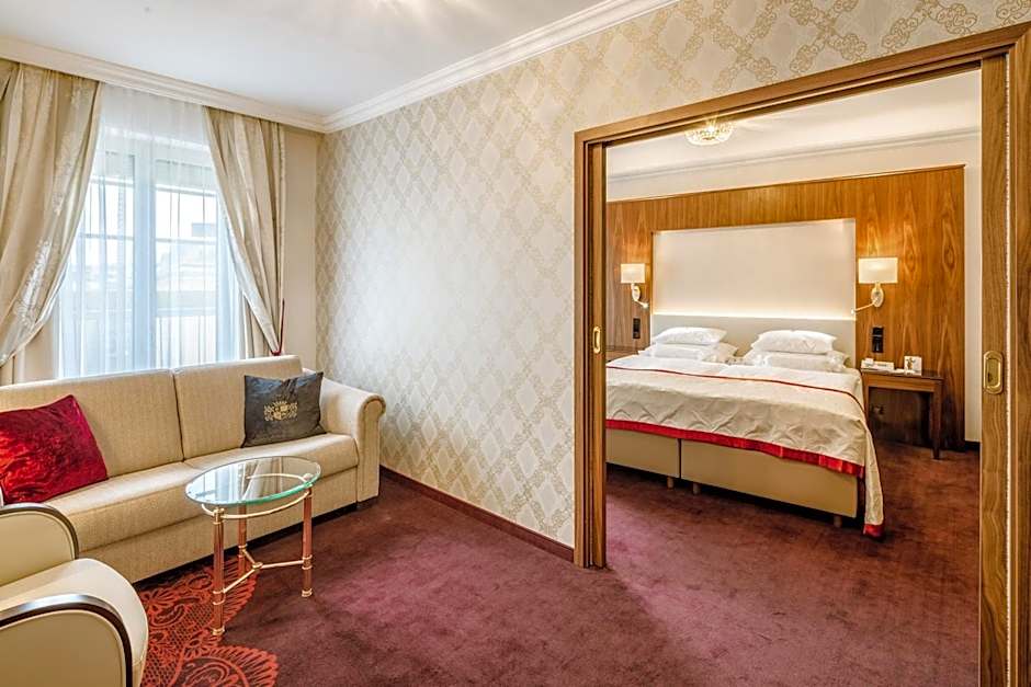 Photo 1 of 11 of Suite