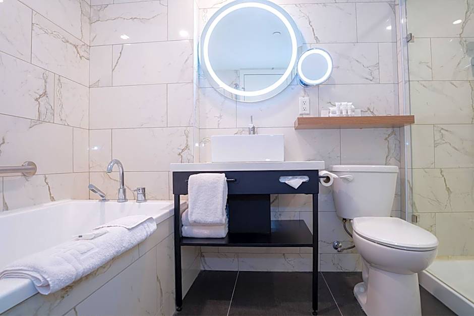 Sandman Signature Calgary Airport Hotel