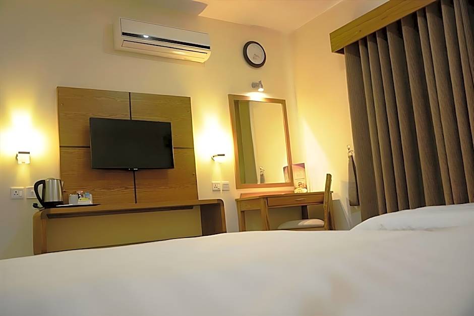 Hotel One Lalazar Multan