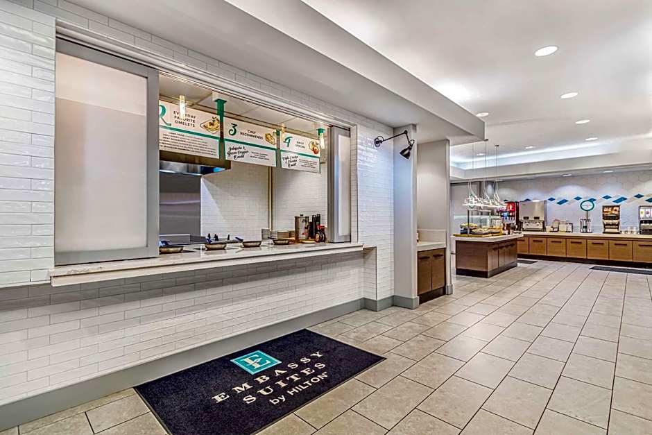 Embassy Suites By Hilton Detroit Metro Airport