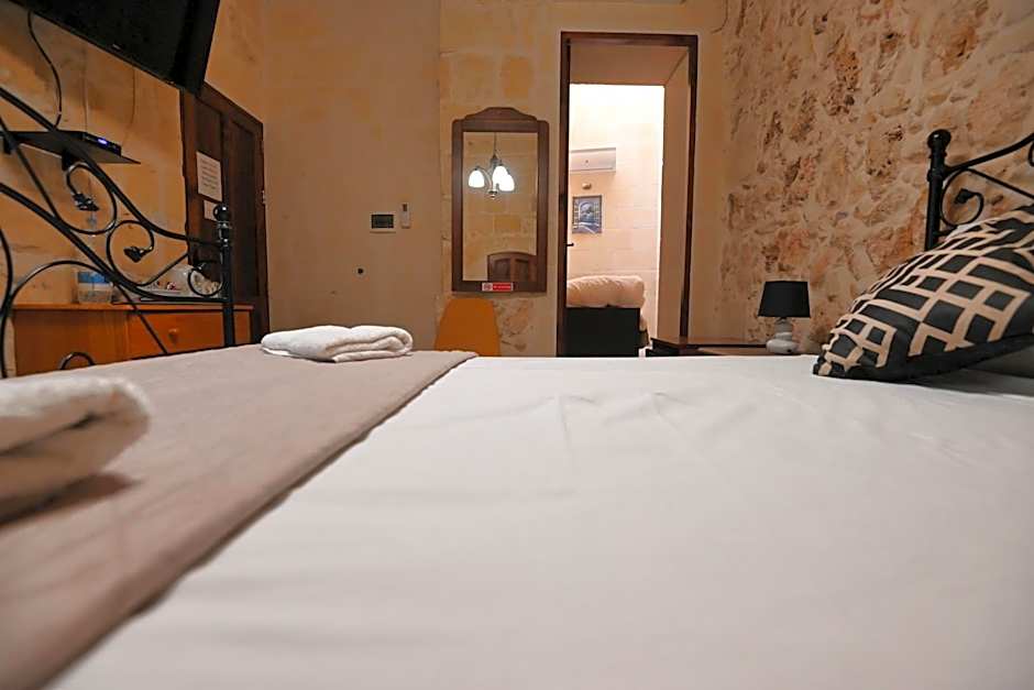 The Cloisters Bed And Breakfast