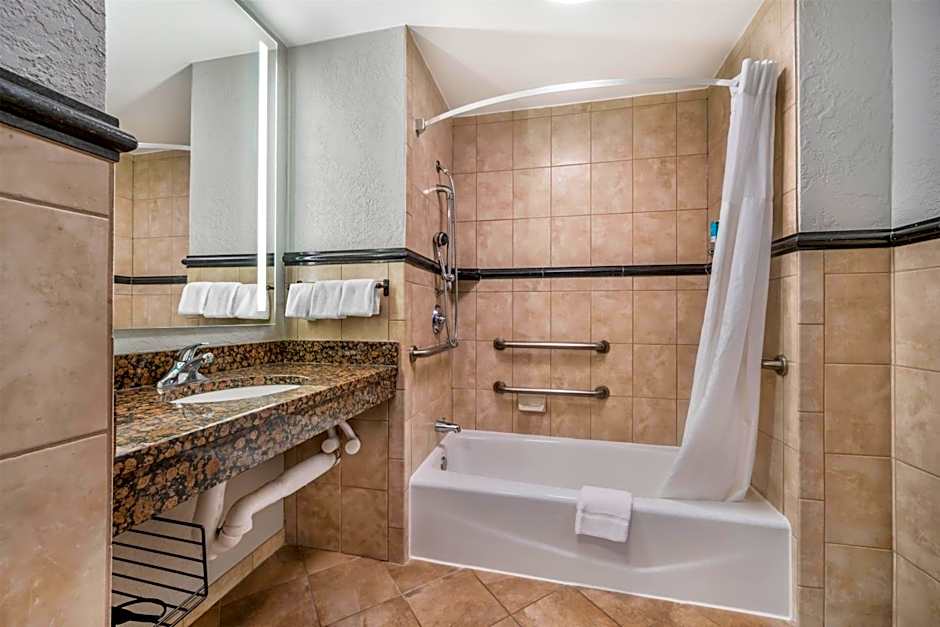 Drury Plaza Hotel Flagstaff