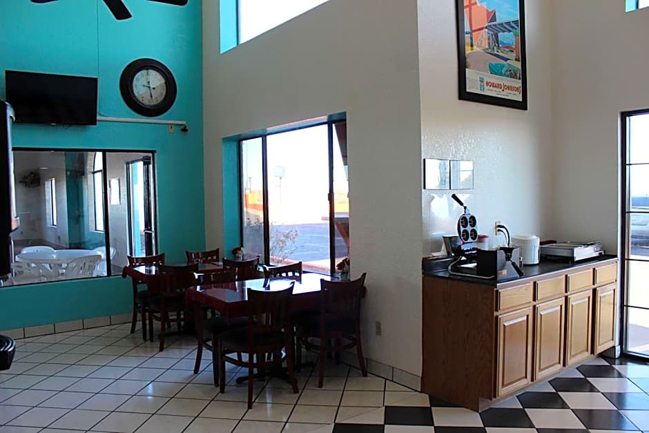 Howard Johnson by Wyndham Holbrook