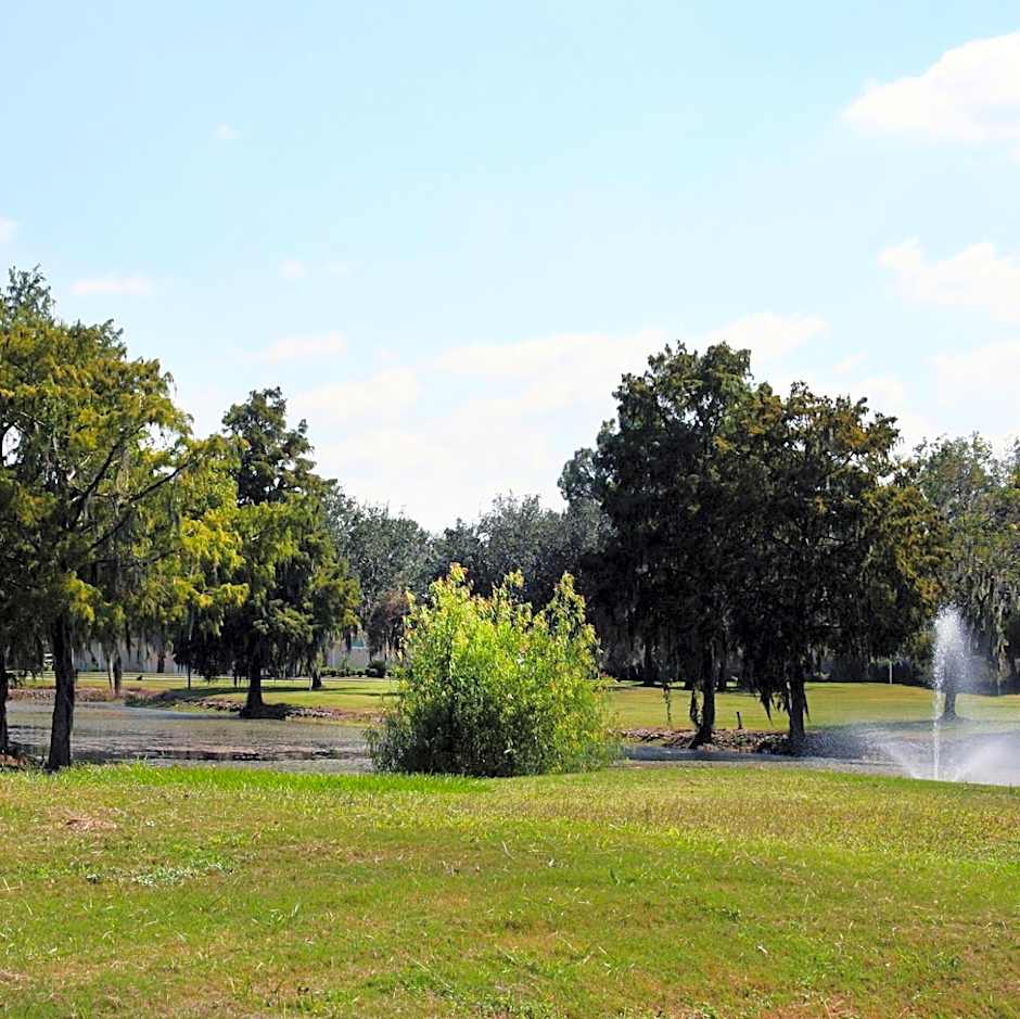 Columbia Lakes Hotel & Conference Center