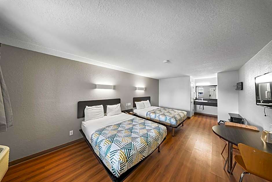 Motel 6-Moultrie, GA