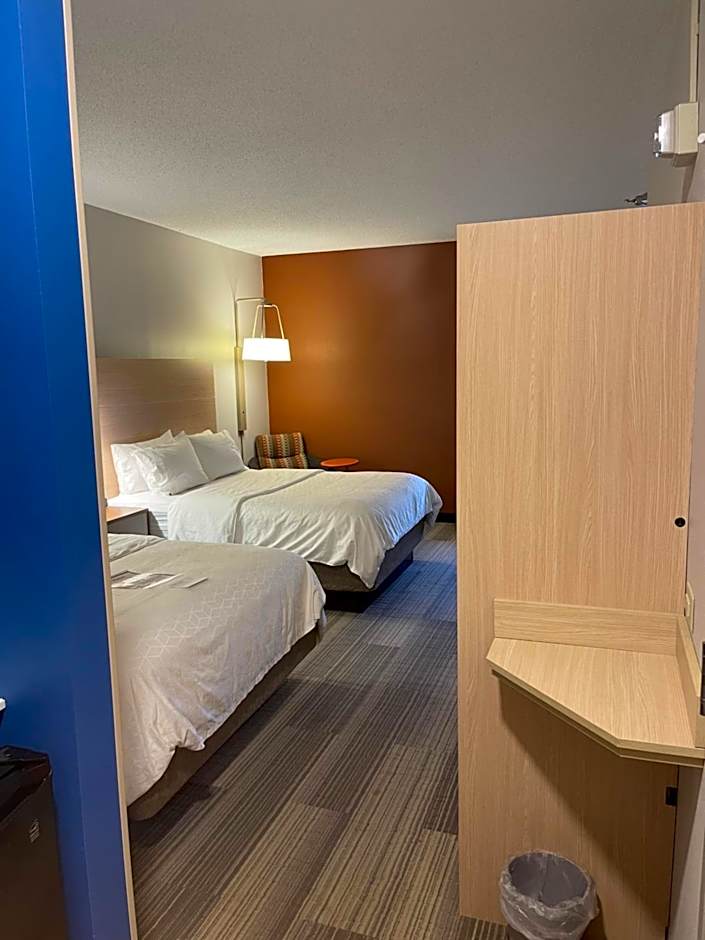 Holiday Inn Express Cedar Rapids - Collins Road By IHG