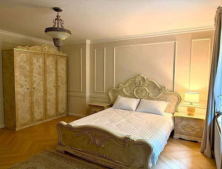 Hotel Pałac Akropol