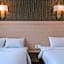 Two Y Hotel