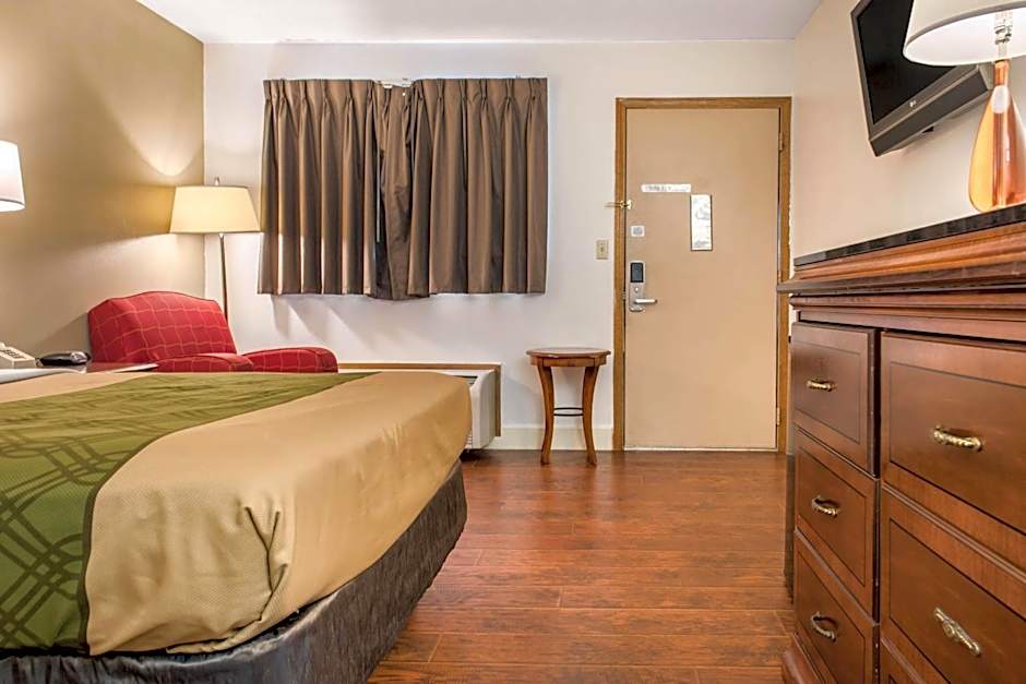 Econo Lodge Holland - Toledo