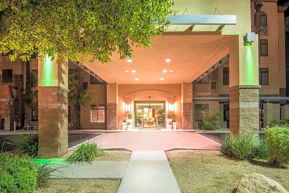Holiday Inn & Suites Goodyear - West Phoenix Area By IHG