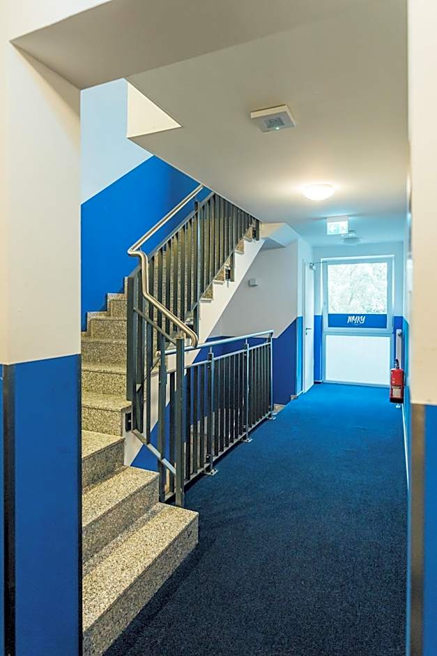 MYKY Aparthotel Harburg - Free Parking