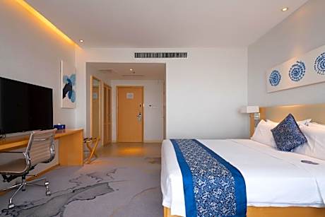 Deluxe Room (2 Adults + 1 Child)