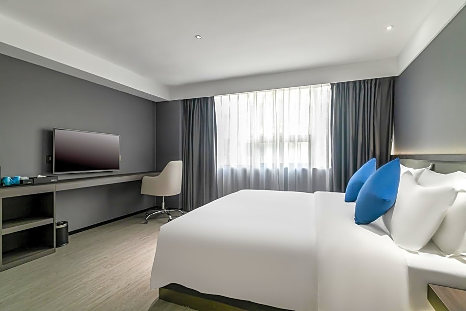 Insail Hotels (Guangyuanxincun Jingtai Pedestrian Street Guangzhou)
