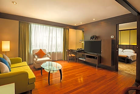 Davis One-Bedroom Suite (Main Wing)