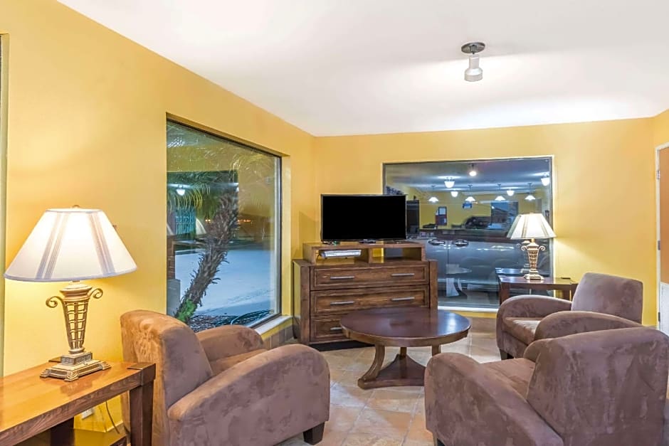 Days Inn by Wyndham Sulphur LA