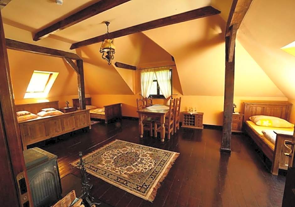 Stylowy Zajazd Pod Czarnym Kogutem