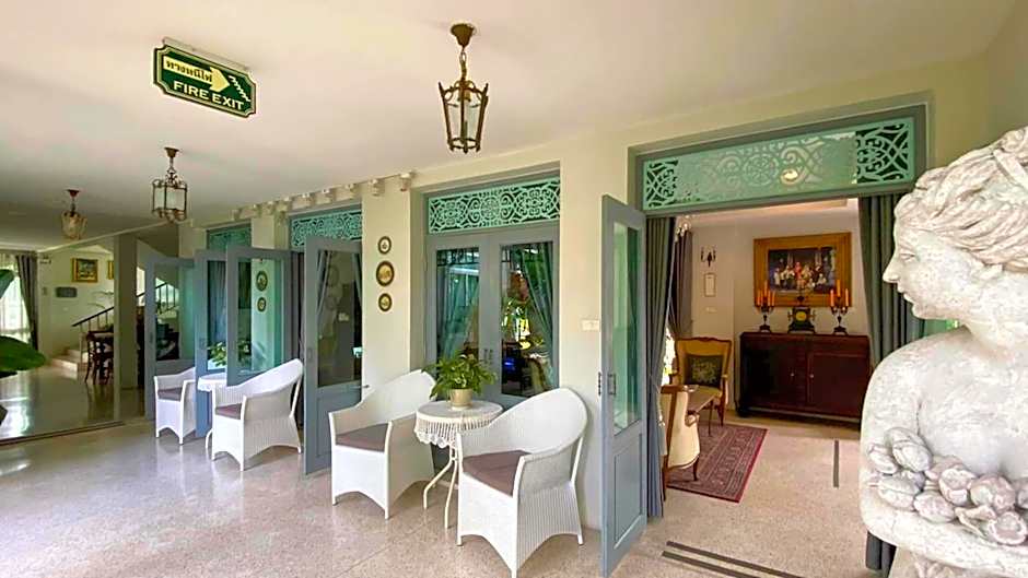 Villa Amphawa