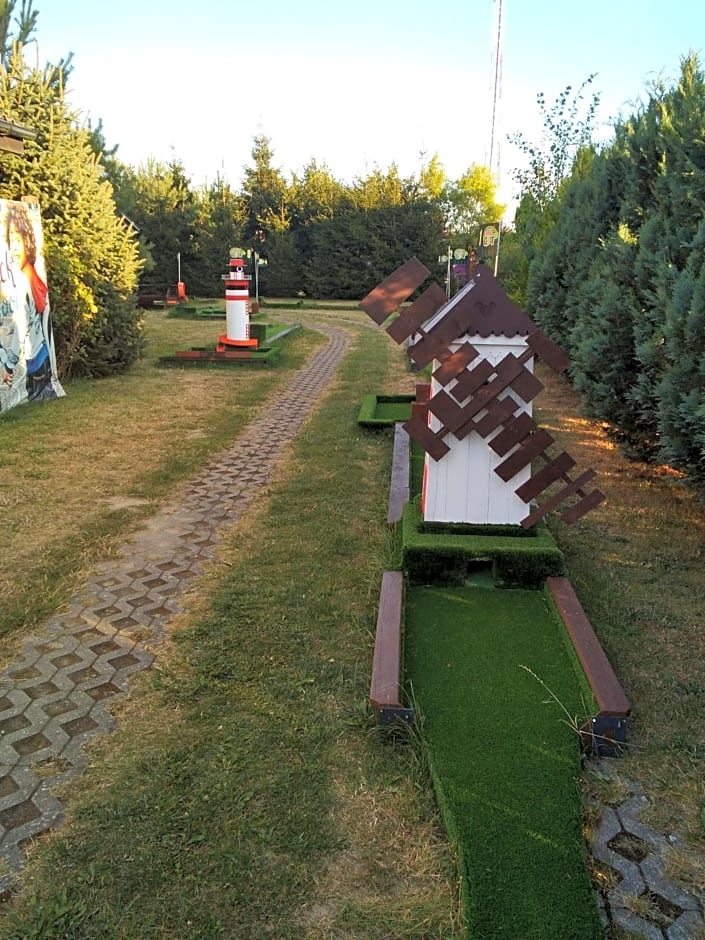 Domki Kapitańskie z prywatnym polem do gry w Mini Golf