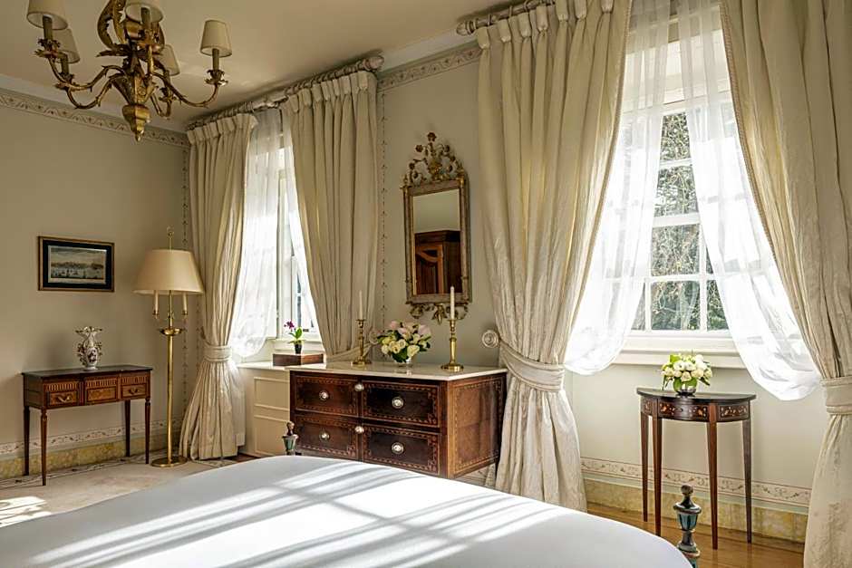 Deluxe Double Room with Pool View — 4 fotoğraftan 1. fotoğraf