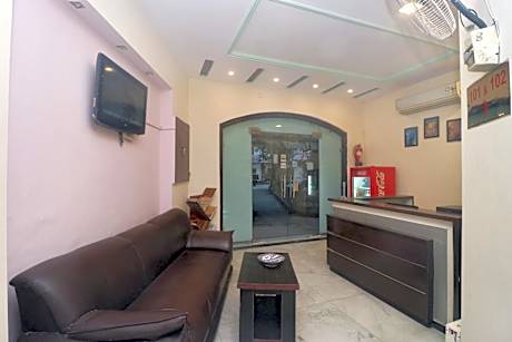 Gurjeet Hotel By Naavagat