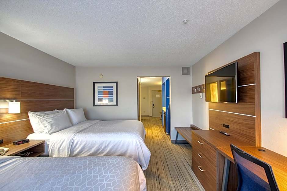Holiday Inn Express Hotel & Suites Oshkosh - State Route 41 By IHG