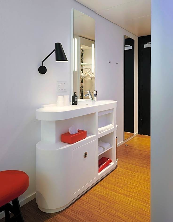 citizenM Chicago Downtown