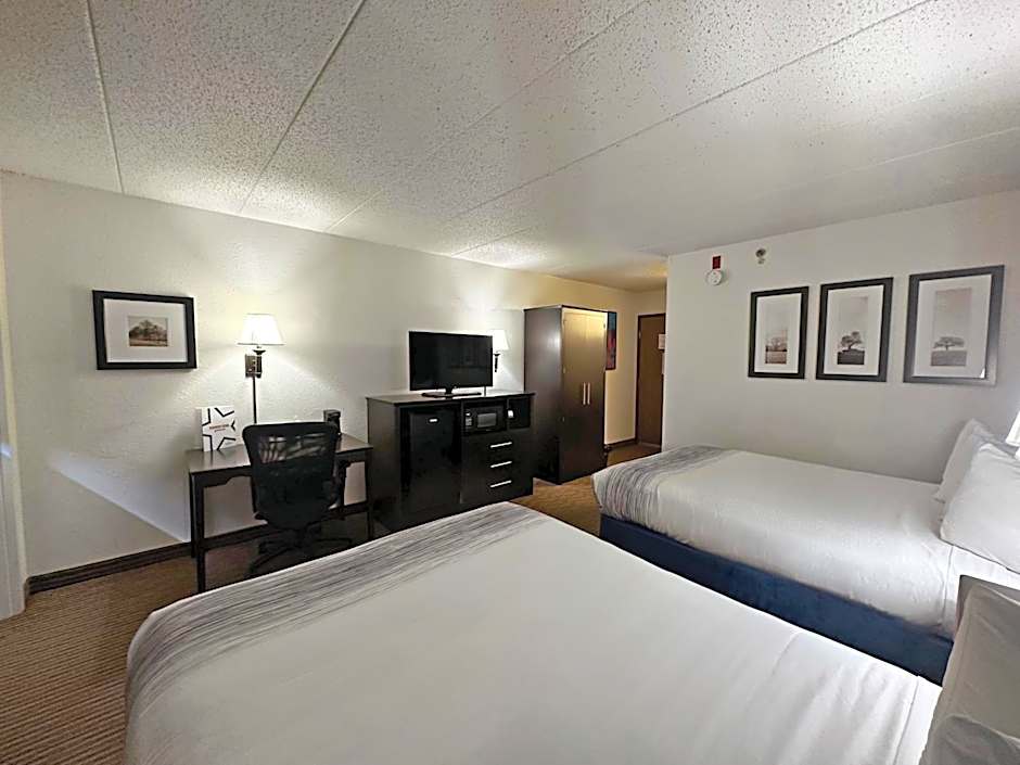 AmericInn by Wyndham Menominee