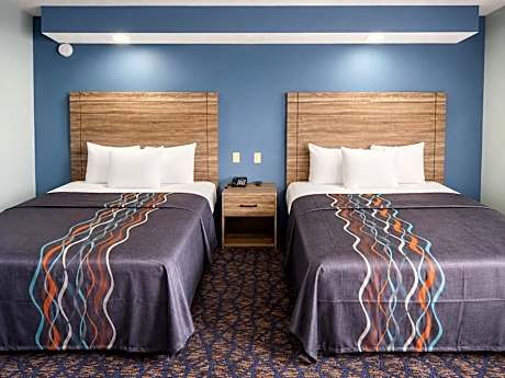 Queen Room with Two Queen Beds - Smoking