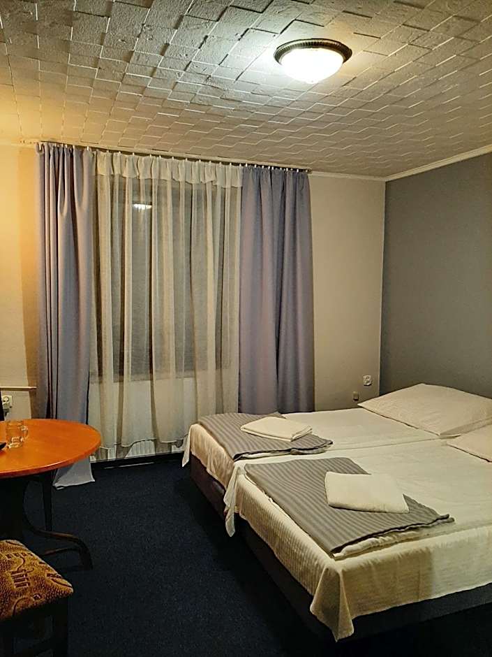 Photo 1 of 4 of 1 Double Bed or 2 Beds