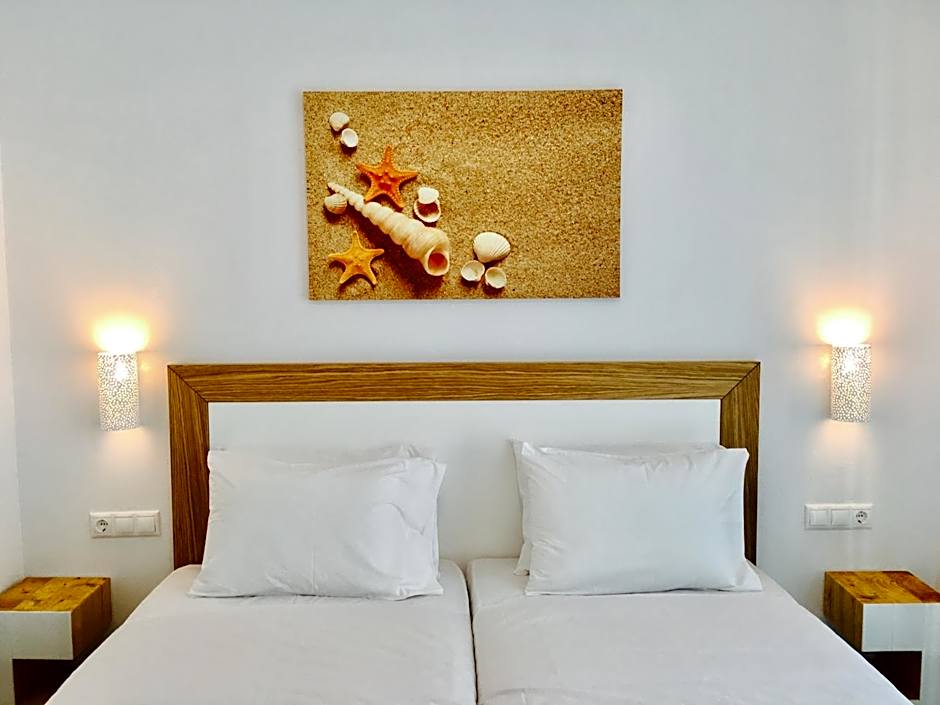 Eleftheria Hotel & Apartments