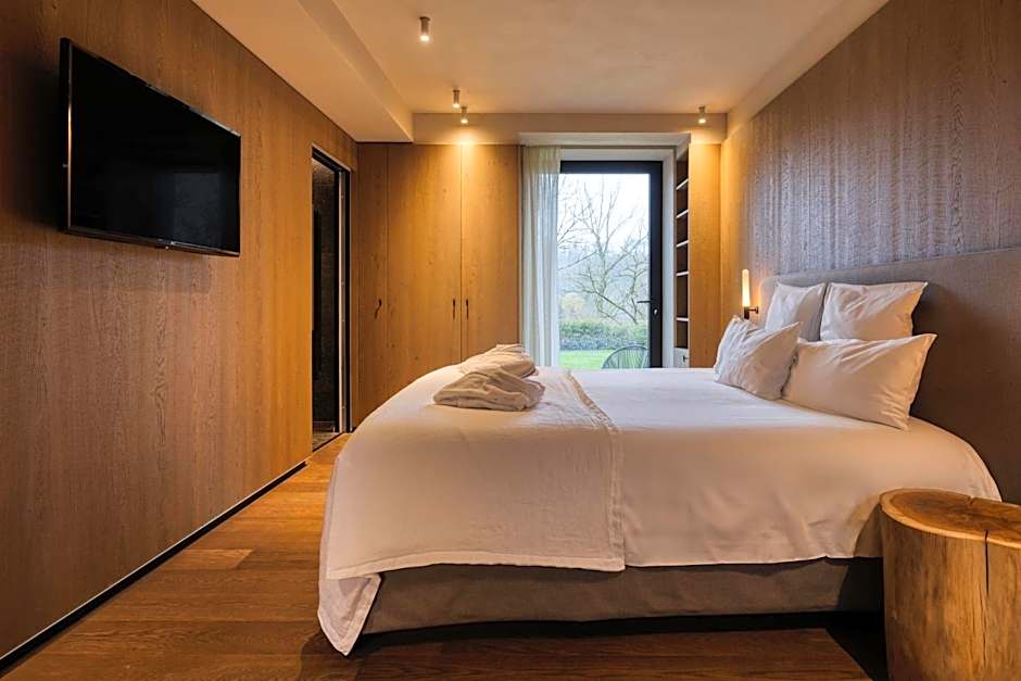 Superior 1 King Bed — 6 fotoğraftan 1. fotoğraf