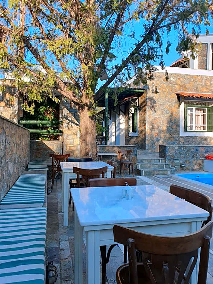 Elia Village by Irida Iris Group