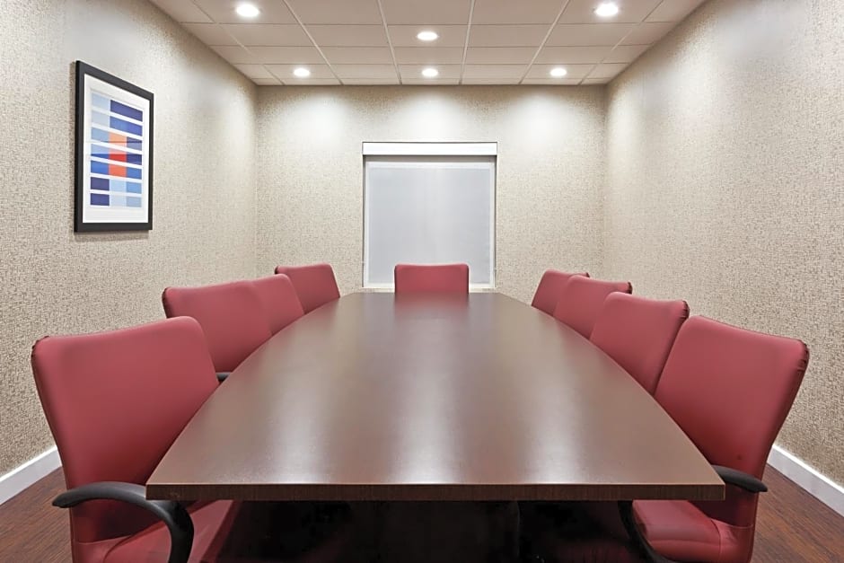 Holiday Inn Express Hotel & Suites Rome-East By IHG