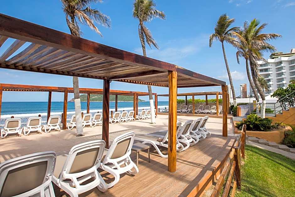 Costa de Oro Beach Hotel