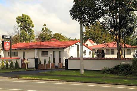 Papakura Motor Lodge and Motel